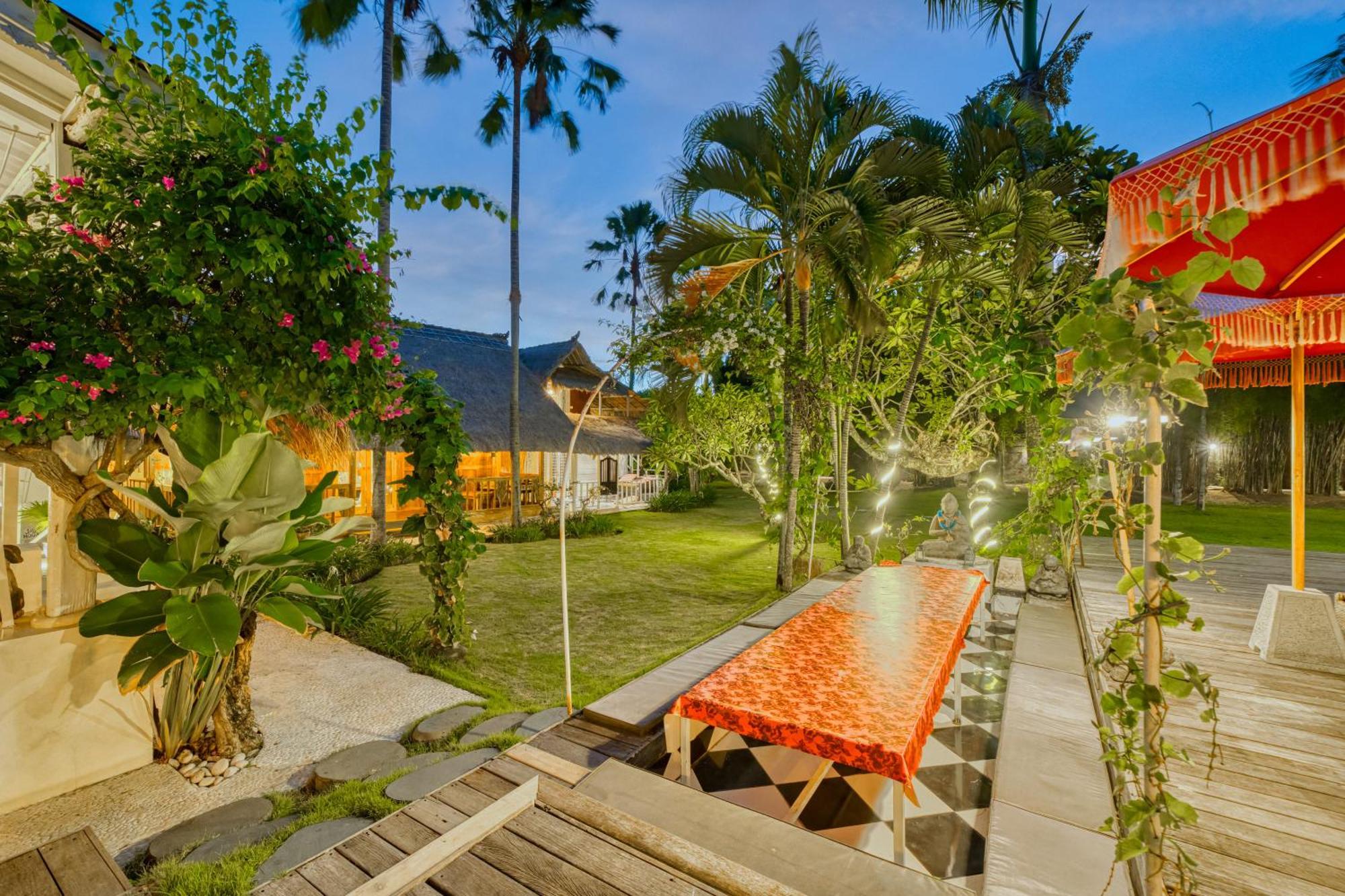 Villa Kalis, 10 Bedroom Family And Group Villa Seminyak Esterno foto
